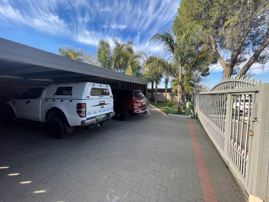 5 Bedroom Property for Sale in Universitas Free State